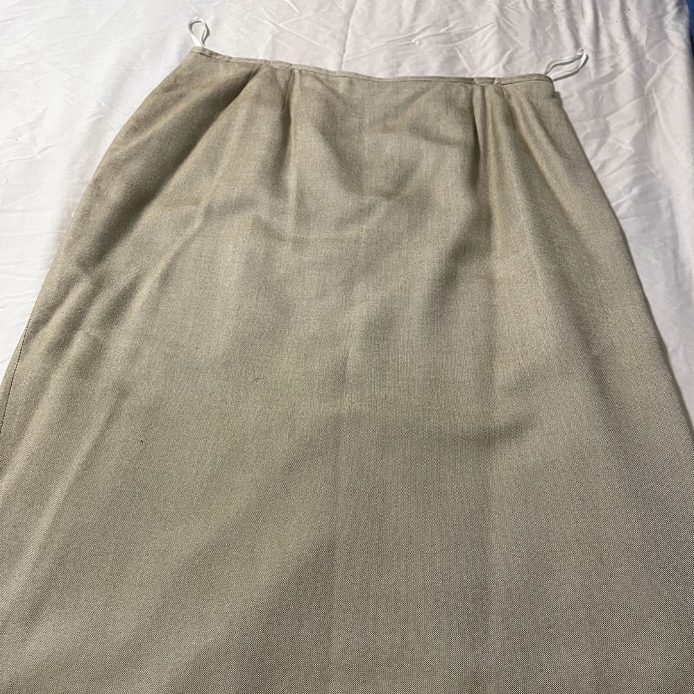 Nice gold skirt size 14